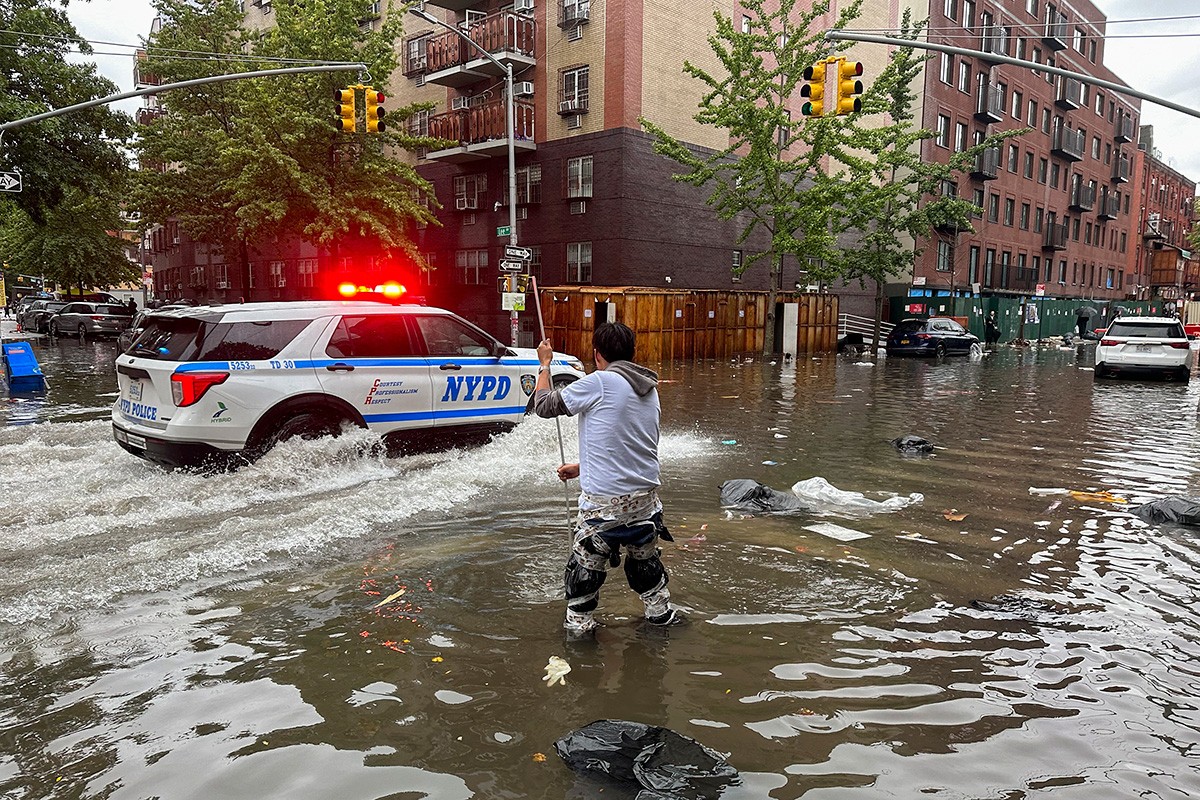 Borba s poplavama u Njujorku: "Djelujte brzo da biste zaštitili svoj život" (VIDEO)