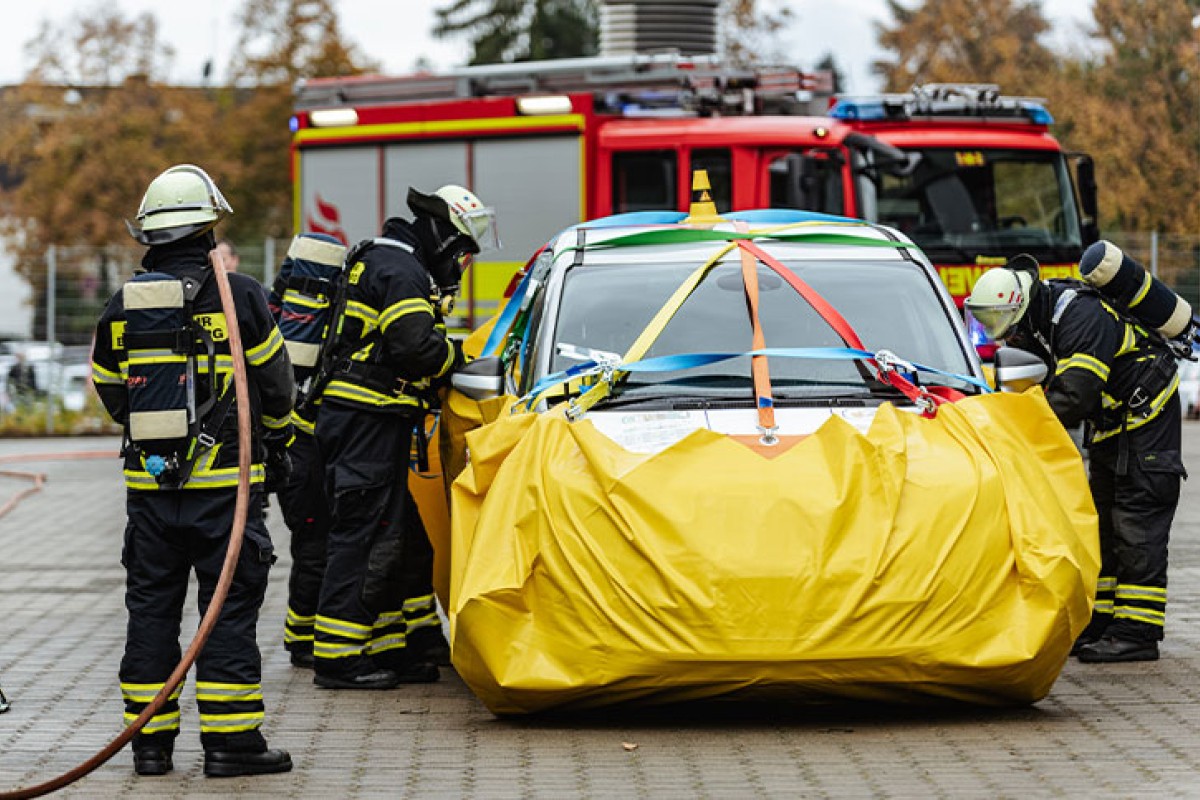 Rješenje za gašenje požara električnih automobila je u – velikoj torbi?