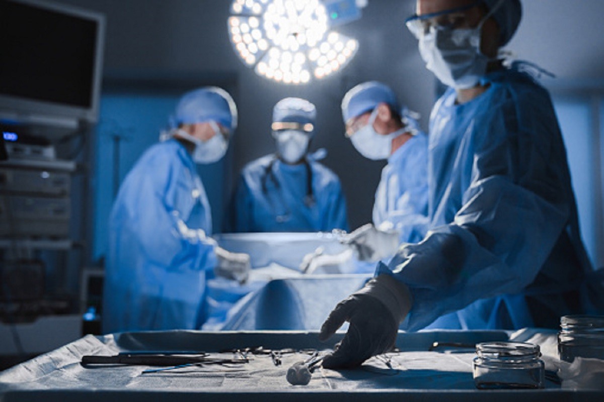 Sukob ljekara usred operacije: Ginekolog skalpelom prijetio mlađem kolegi