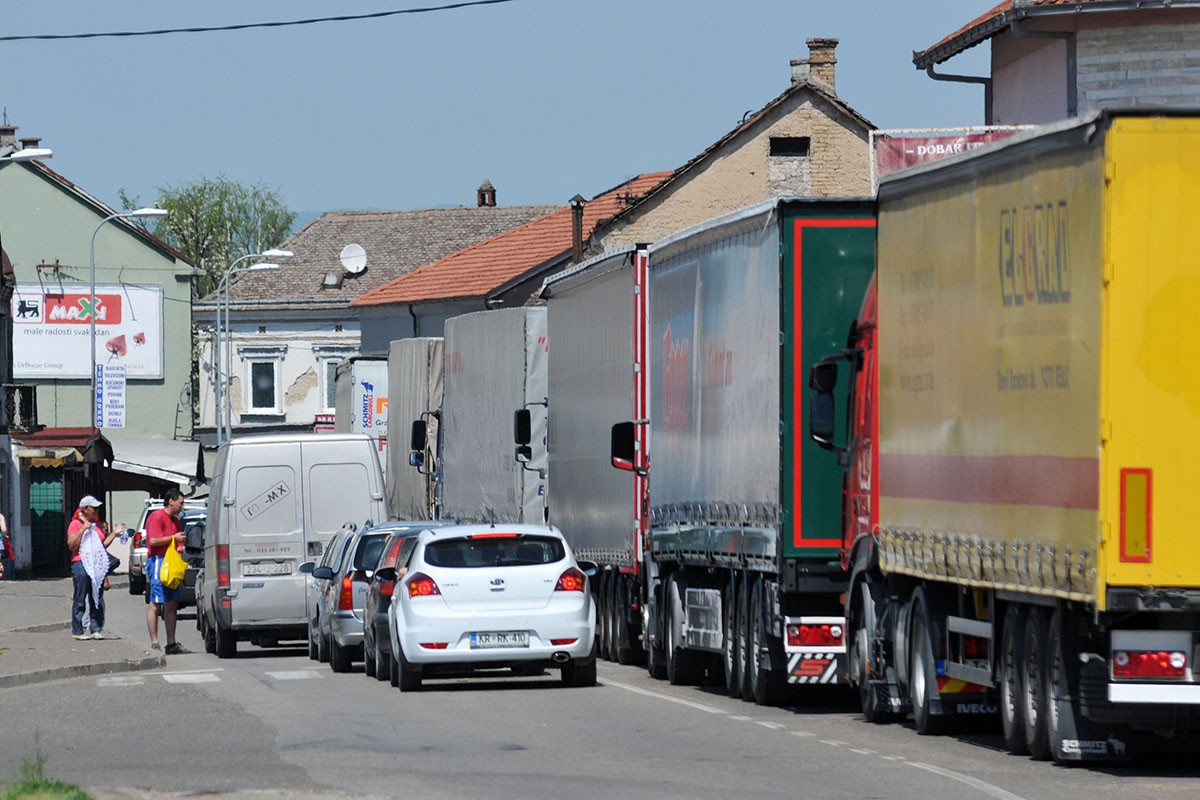 Pare umjesto u budžet slijevaju se u privatni džep