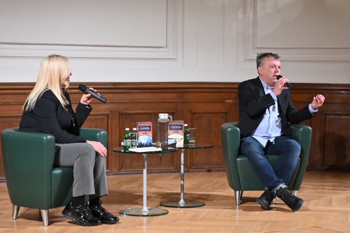 Nele Karajlić u Beču predstavio svoju književnu trilogiju