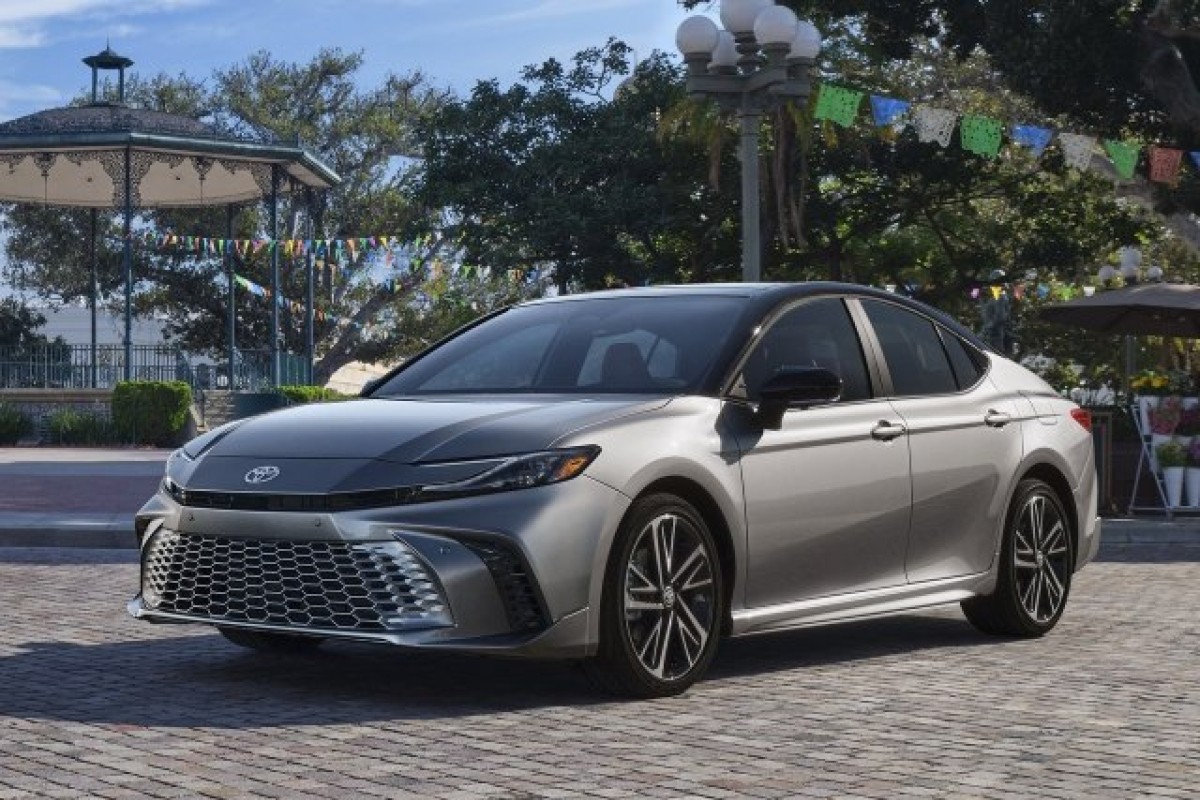 Toyota Camry samo kao hibrid od 2025. godine