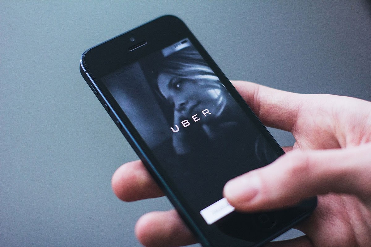 Uber će od početka 2024. nuditi vožnje čuvenim londonskim crnim taksi vozilima