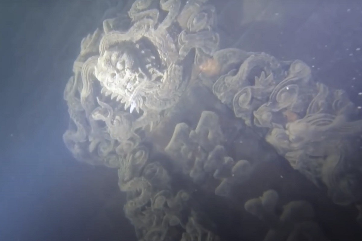 40 metara pod vodom leži zastrašujući Lavlji grad (VIDEO)