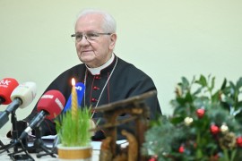 Franjo Komarica za "Nezavisne": Čovjek treba biti neumorni graditelj ...