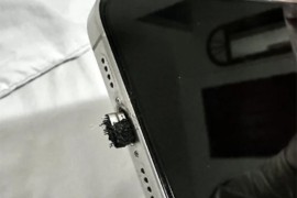 Novi iPhone korisniku istopio USB-C kabl i opekao prste