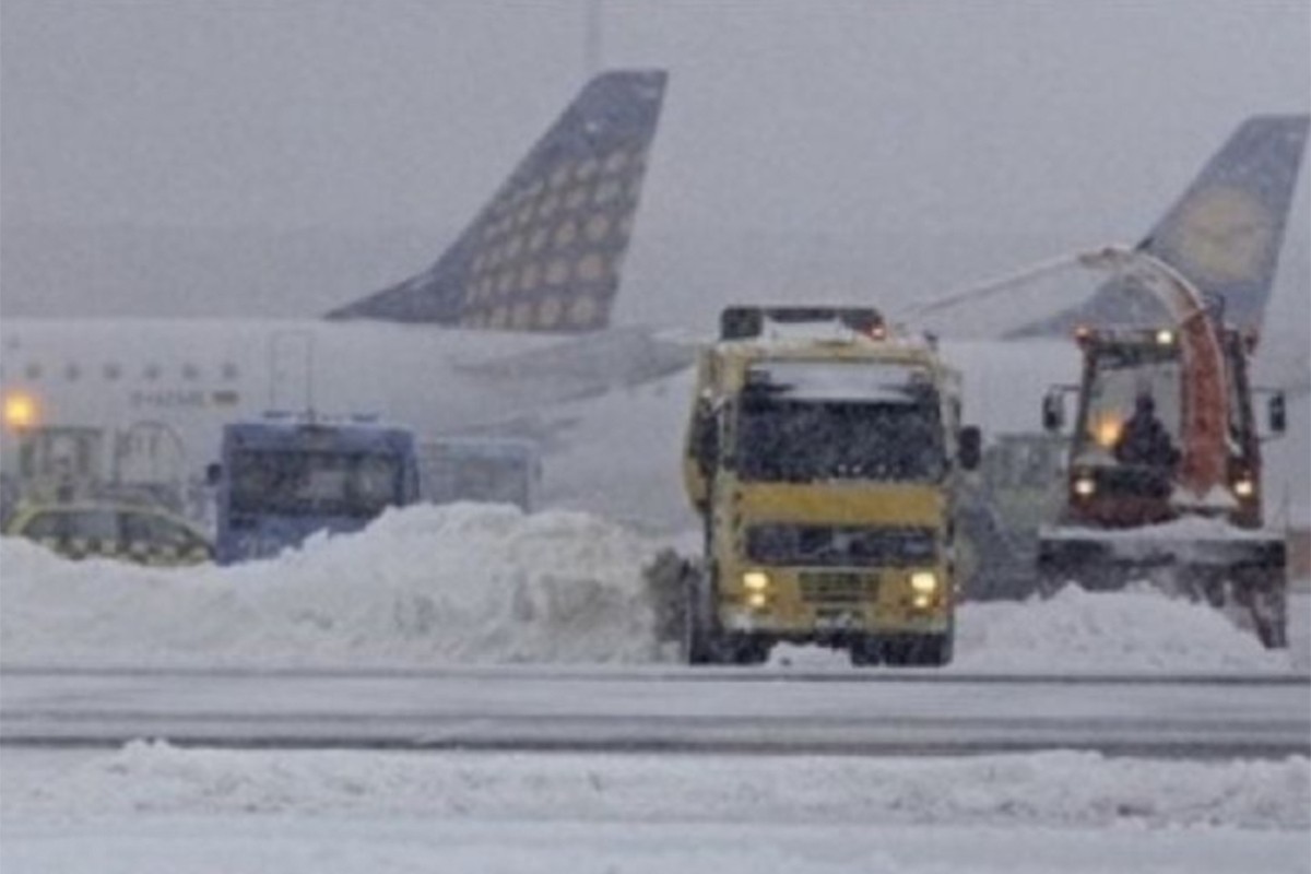 Avioni ne lete sa njemačkog aerodroma, snijeg izazvao brojne probleme