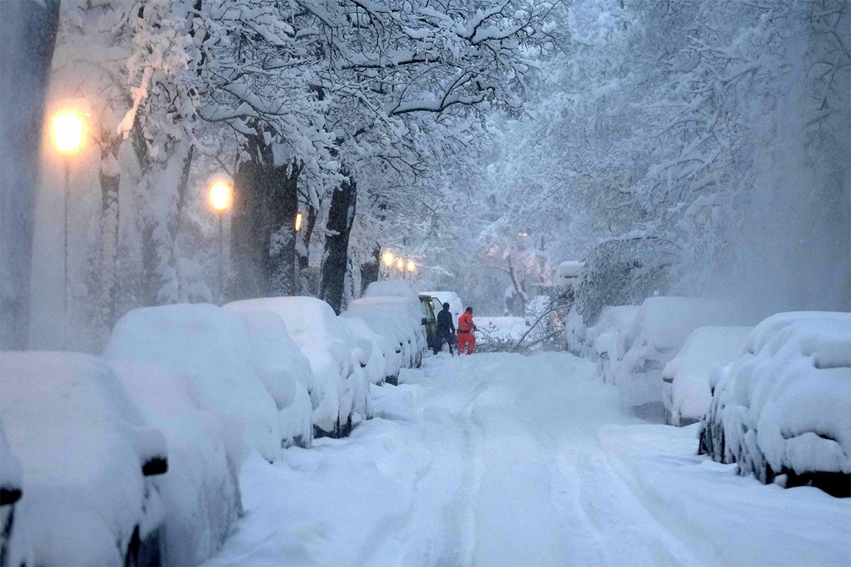 Nevrijeme pogodilo Evropu: Najteže snježne oluje od 2010. godine