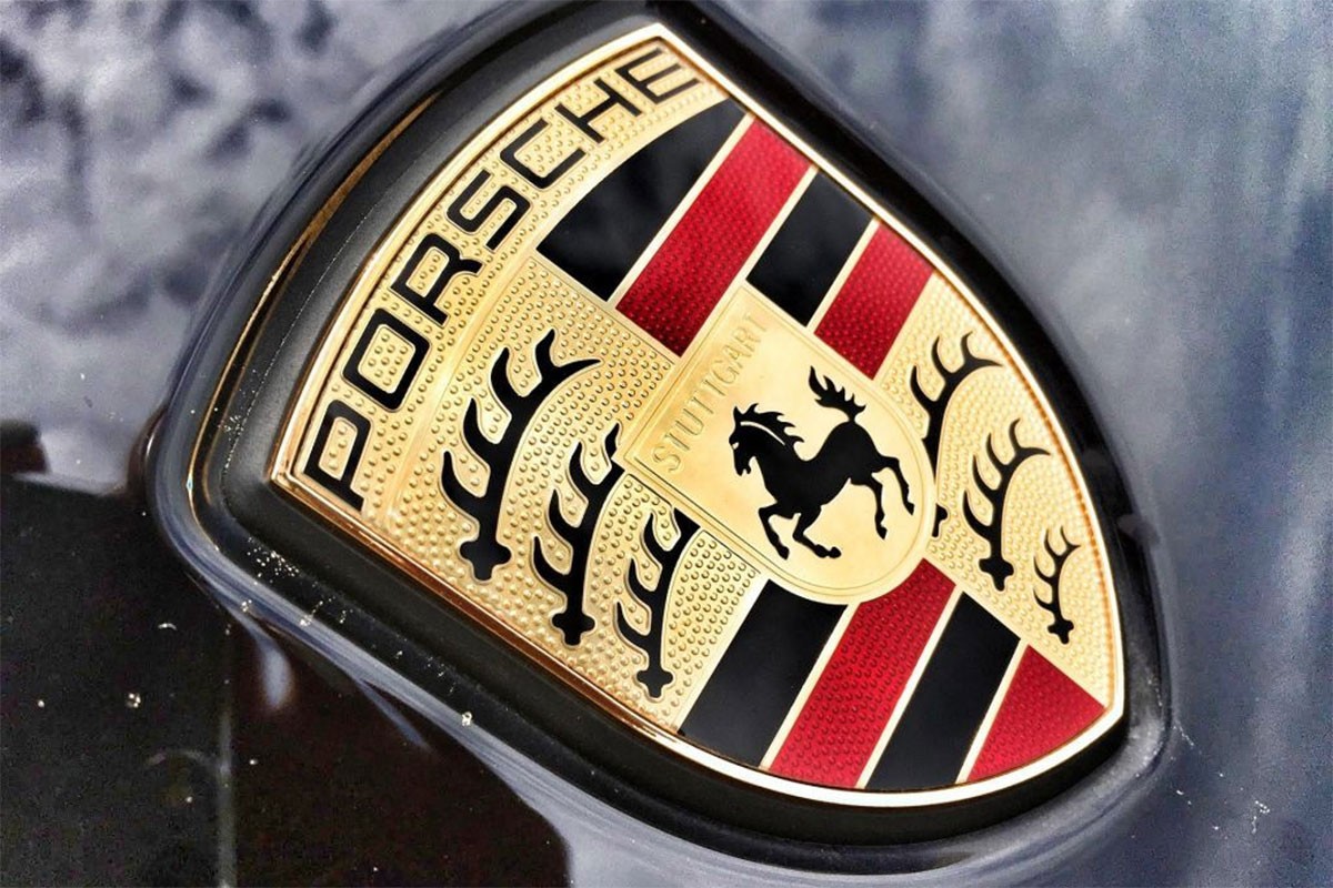 Porsche prodat za pravo bogatstvo, ali nikada nije opran (FOTO)