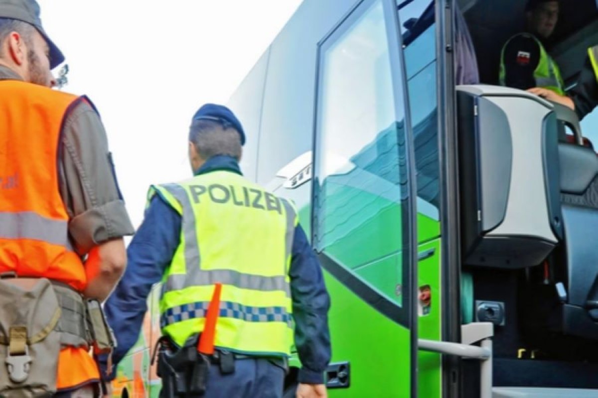 Austrijanci uhapsili vozača iz BiH, prevozio 16 sirijskih izbjeglica