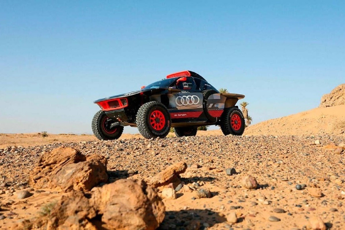 Poboljšani Audi RS Q e-tron za 2024 Dakar reli (VIDEO)