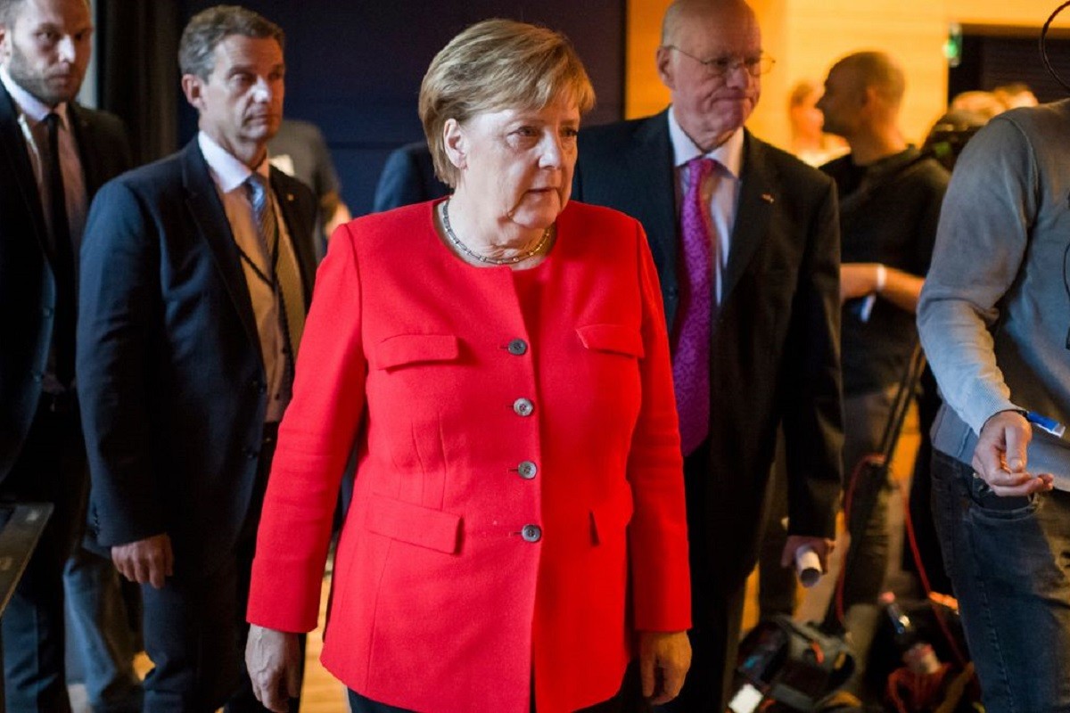 Procurilo "sveto pismo", agresivno brišu nasljeđe Angele Merkel
