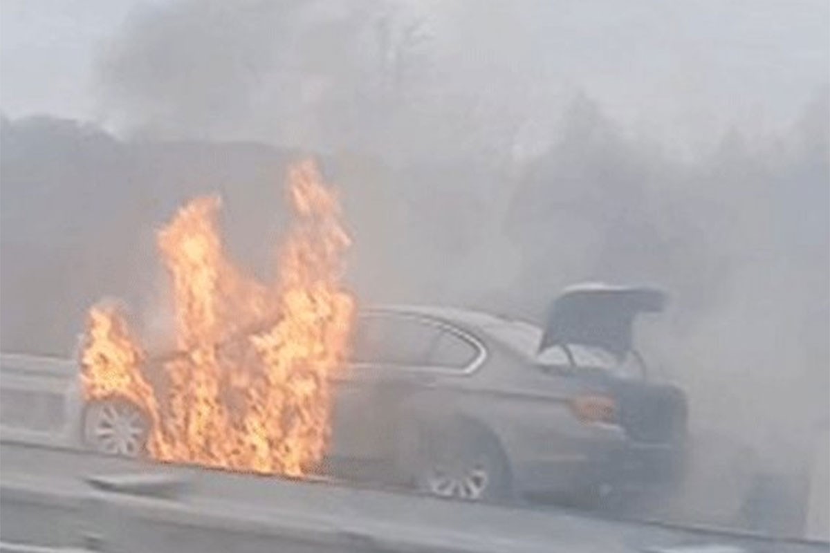 Gorio BMW na autoputu, nema povrijeđenih