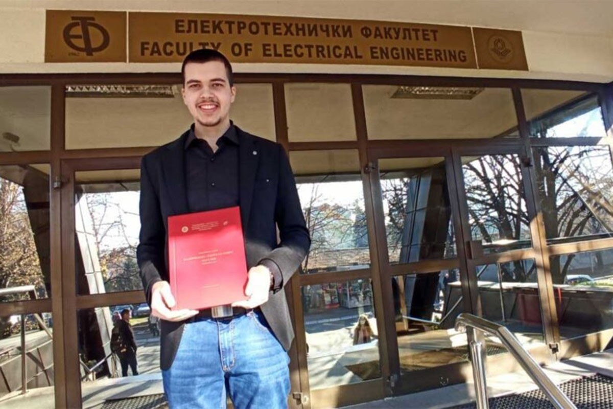 Student Drago Šmitran ispisao istoriju na Elektrotehničkom fakultetu u Banjaluci
