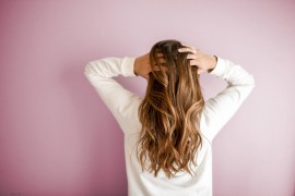 TikTok zaluđen uljem ruzmarina, pomaže li stvarno u rastu kose?
