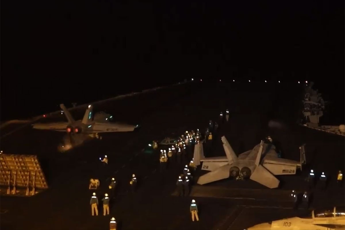 Amerika i Britanija napale položaje Huta u Jemenu (VIDEO)