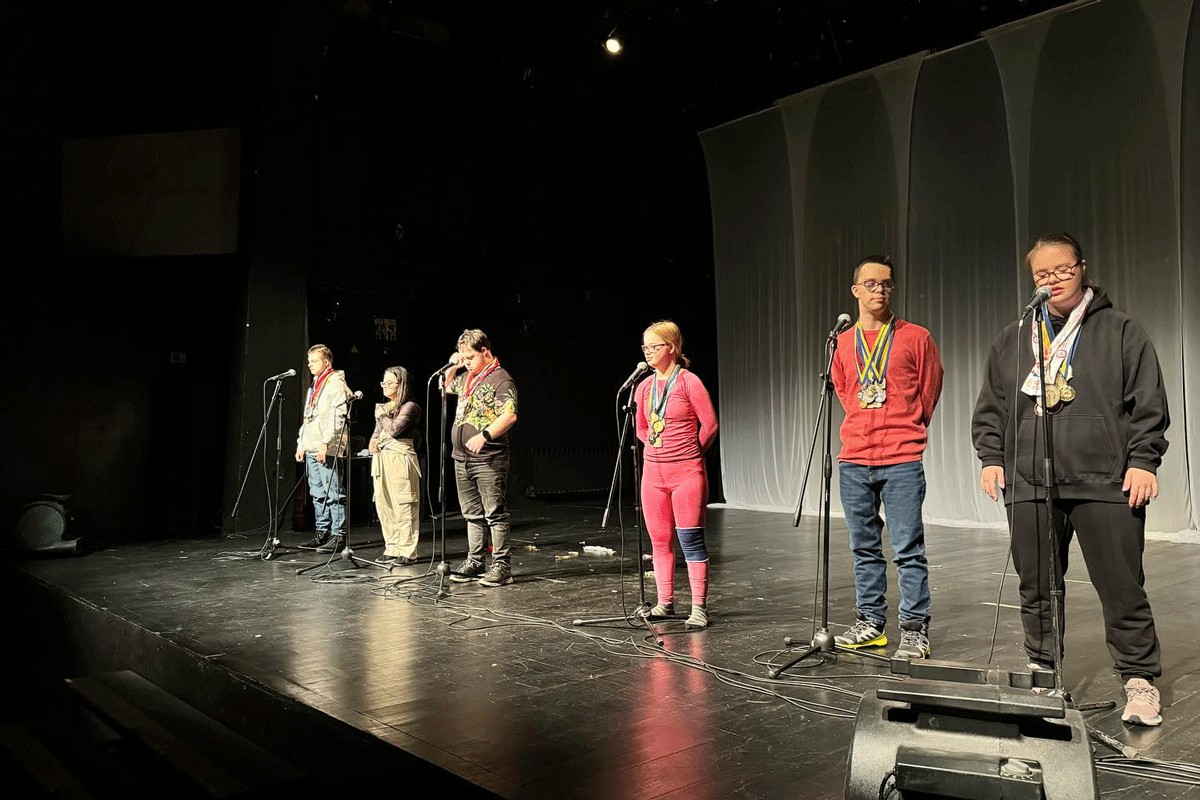 "Up and Down" u SARTR-u: Mladi izvođači sa Down sindromom na pozorišnoj sceni