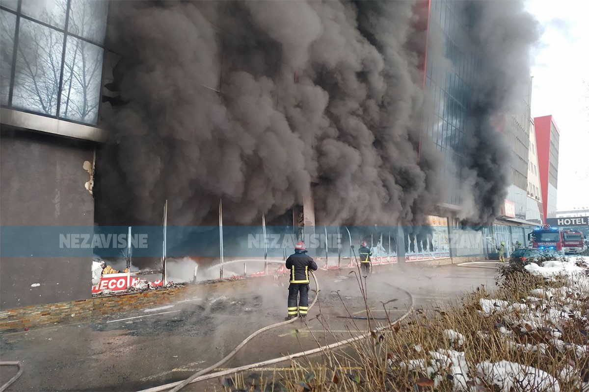 Milionska šteta u požaru na pijaci Heco u Sarajevu