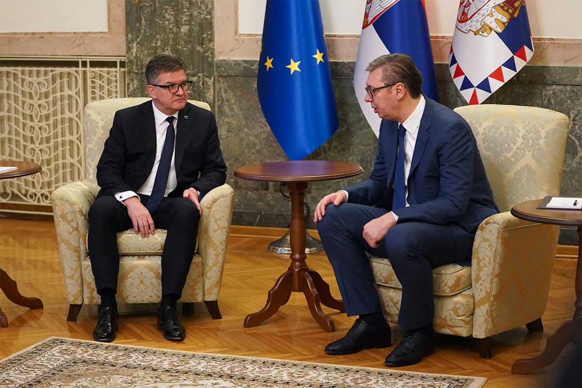 Vučić s Lajčakom: Neophodni formiranje ZSO i hitni izbori na severu KiM