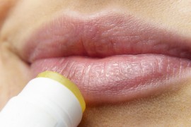 Kako da vam karmin bolje izgleda na usnama