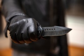 Opljačana kladionica u Prijedoru, razbojnik sa nožem ukrao 1.200 maraka