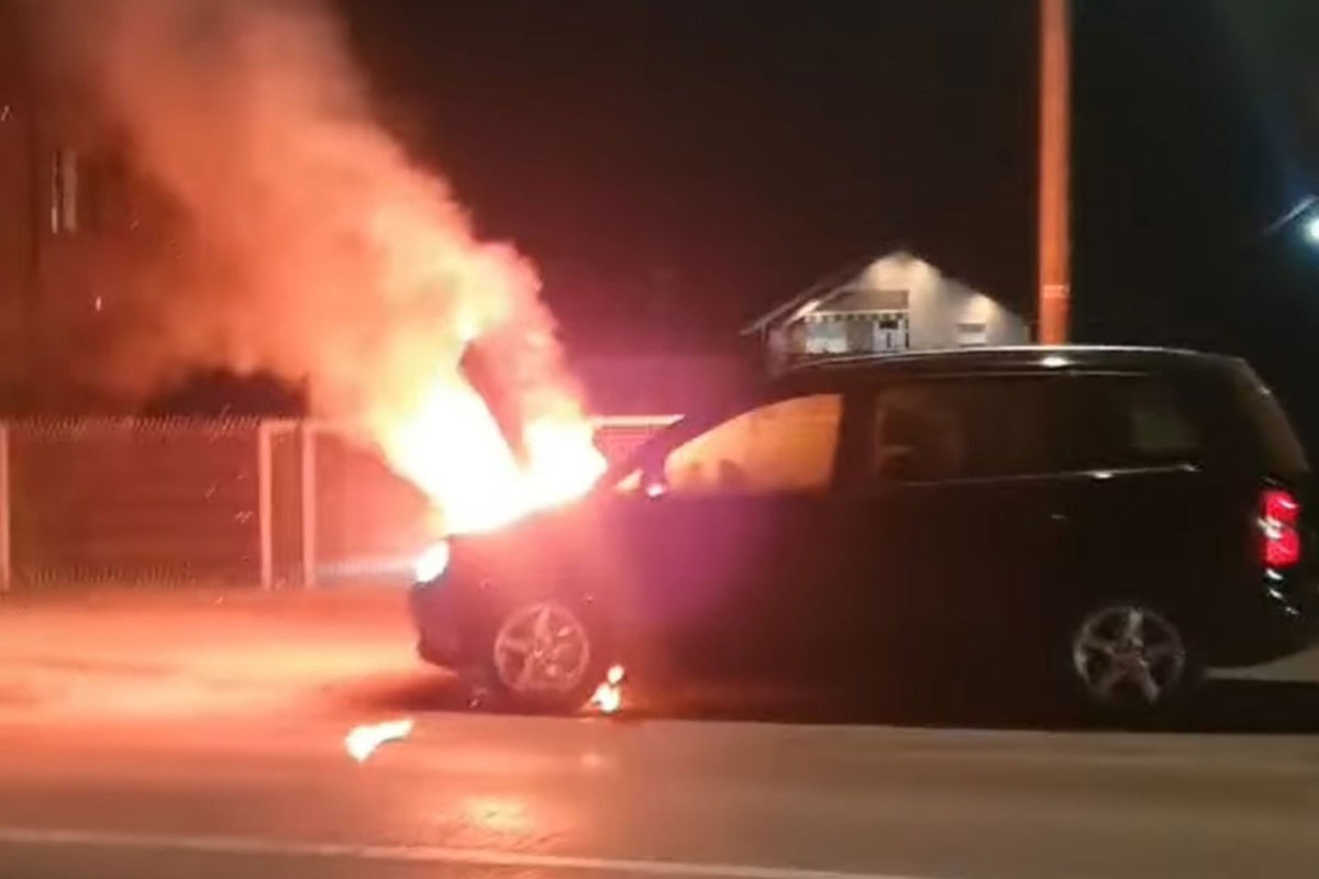 Gorio automobil u Laktašima (VIDEO)