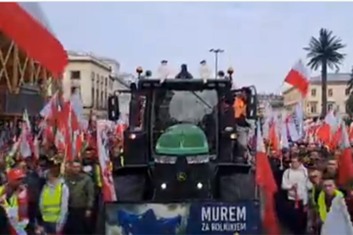 Hiljade poljoprivrednika protestuju u Varšavi