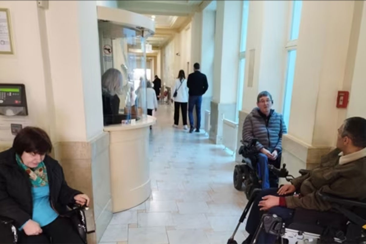 Osobe sa invaliditetom blokirale ulaz u Gradsku upravu Banjaluka