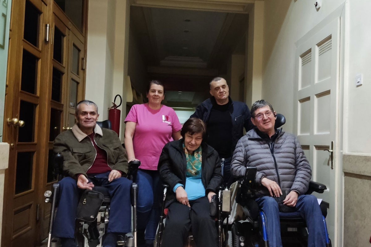 Lica sa invaliditetom noćila u Gradskoj upravi Banjaluka, dolazila policija
