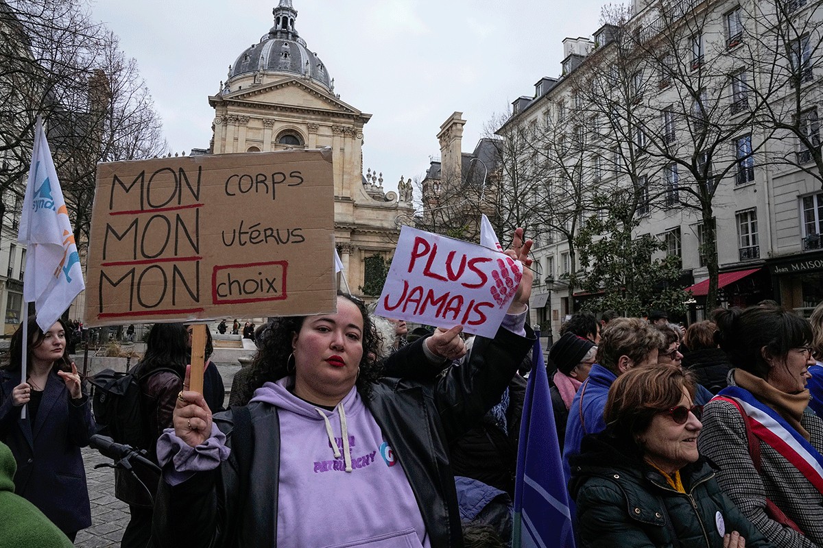 Abortus ulazi u Ustav Francuske