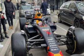 Pobjednički bolid Formule 1 u Sarajevu dobio kaznu za parkiranje (FOTO)