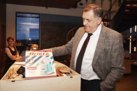 Pogledajte šta je Vučić poklonio Dodiku za 65. rođendan