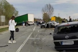 Teška nesreća na granici kod Stare Gradiške: Kamion naletio na ...