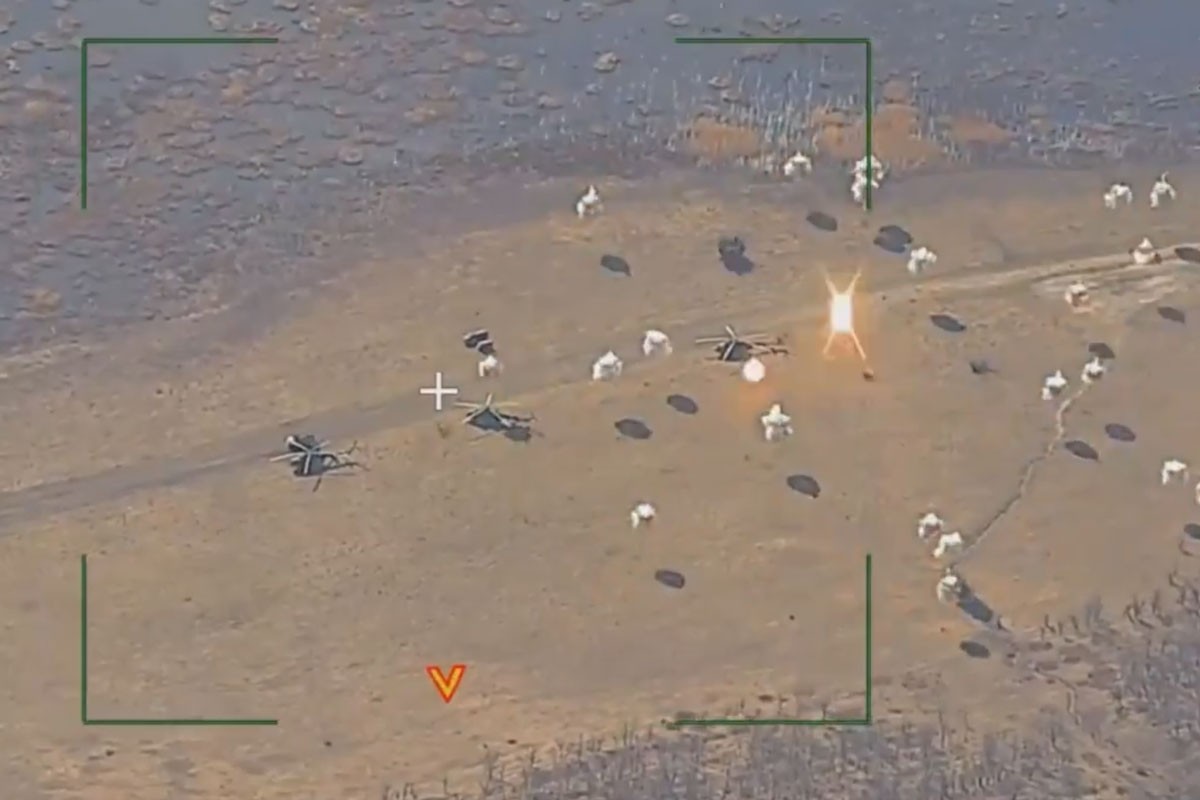 Rusi kasetnim bombama zasuli zonu okupljanja ukrajinskih helikoptera (VIDEO)