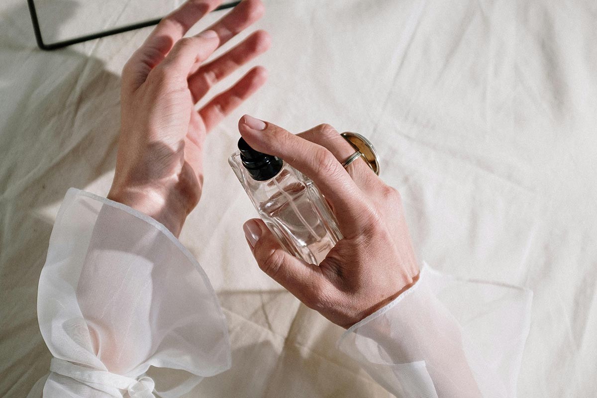 Četiri razloga zbog kojih vam parfem ne traje dugo