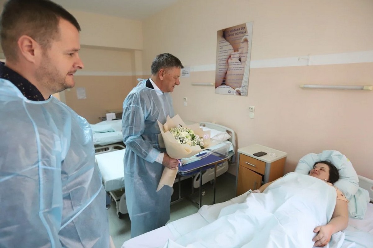 Gradonačelnik darovao prvorođenu bebu na Dan Zenice