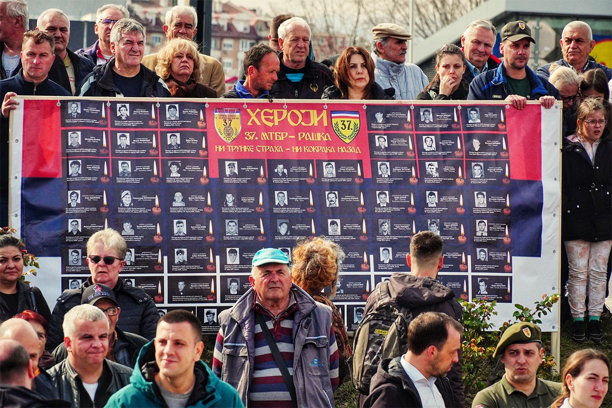 Otkriveno spomen-obilježje Novim kosovskim junacima: "Prestali smo da ćutimo"