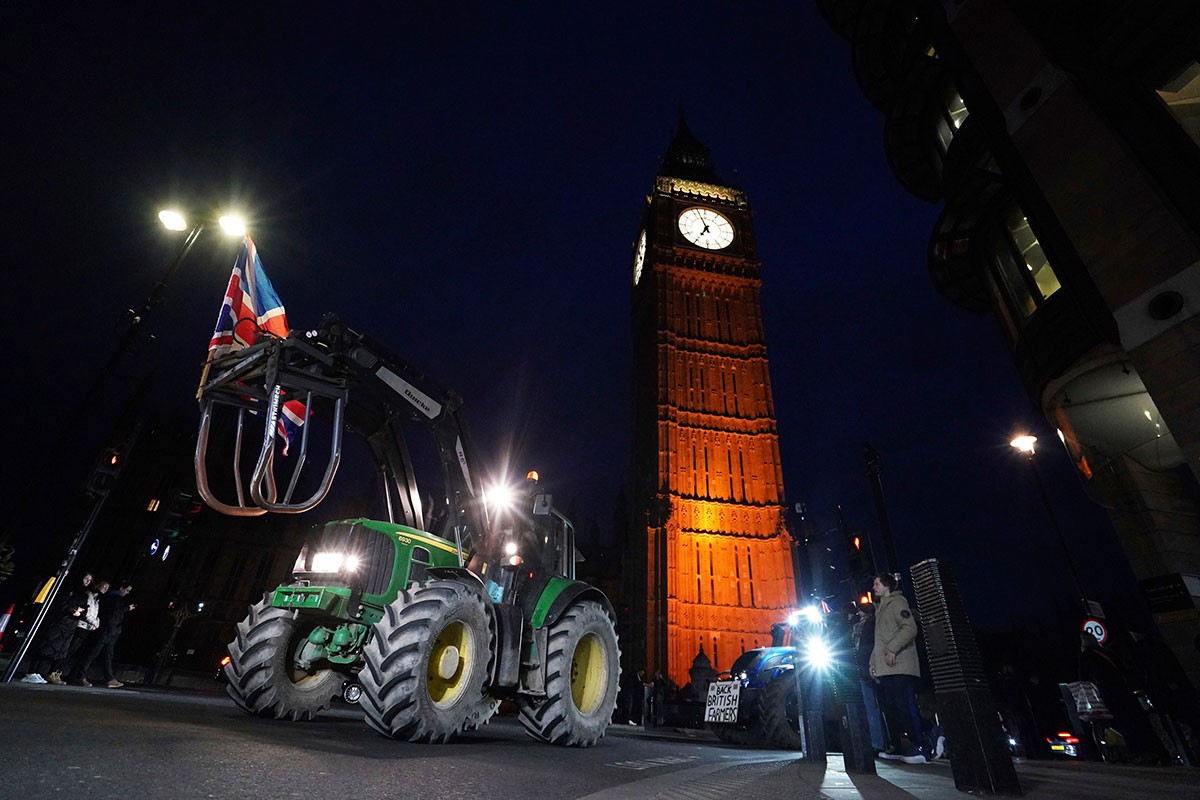 Traktori ispred Vestminstera: Brexit je katastrofa
