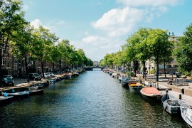 Amsterdam u problemu zbog turista, povlači drastičan potez