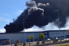 Lokalizovan požar u fabrici u Srbiji (VIDEO)