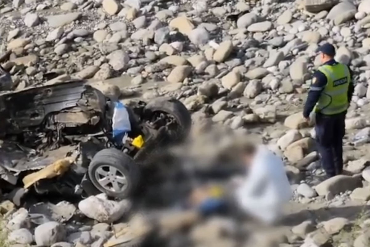 Teška nesreća u Albaniji: Osam poginulih nakon slijetanja u rijeku (VIDEO)