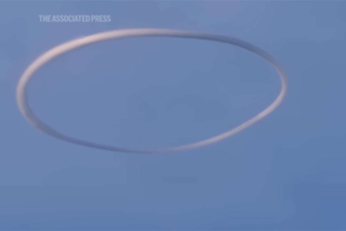 Gospodarica prstenova: Pogledajte kako Etna izbacuje savršene krugove dima (VIDEO)