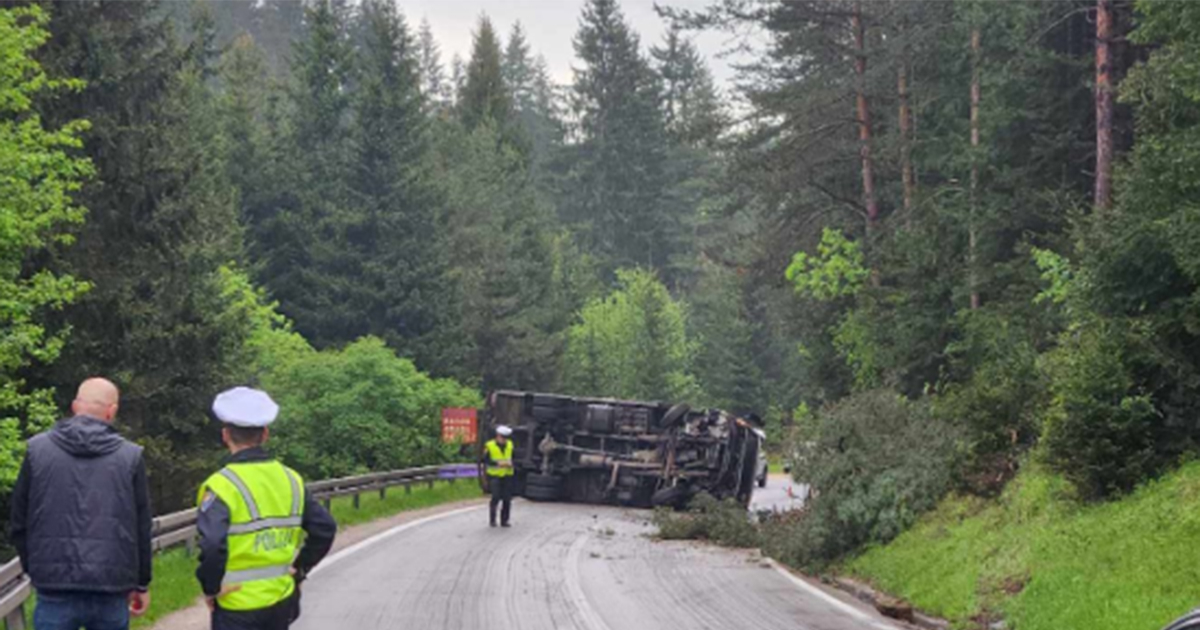 Prevrnuo Se Kamion, Povrijeđen Vozač