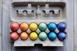 Farbanje jaja u kurkumi, sa cveklom ili sodom bikarbonom i sirćetom