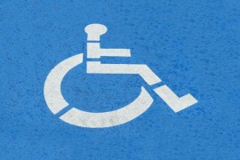 Kažnjeno 164 vozača zbog parkiranja na mjesta osoba s invaliditetom