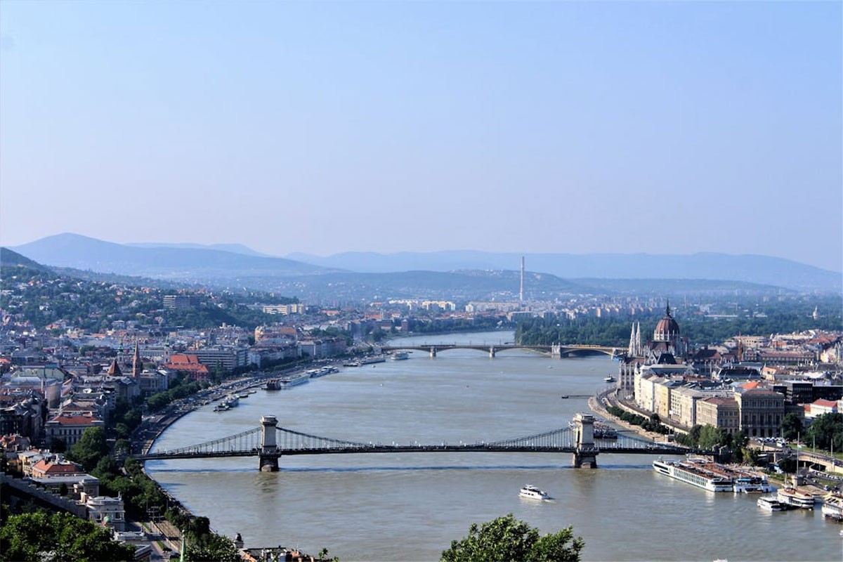 Tragedija na Dunavu: Sudarili kruzer i čamac, dvoje mrtvih, pet nestalih
