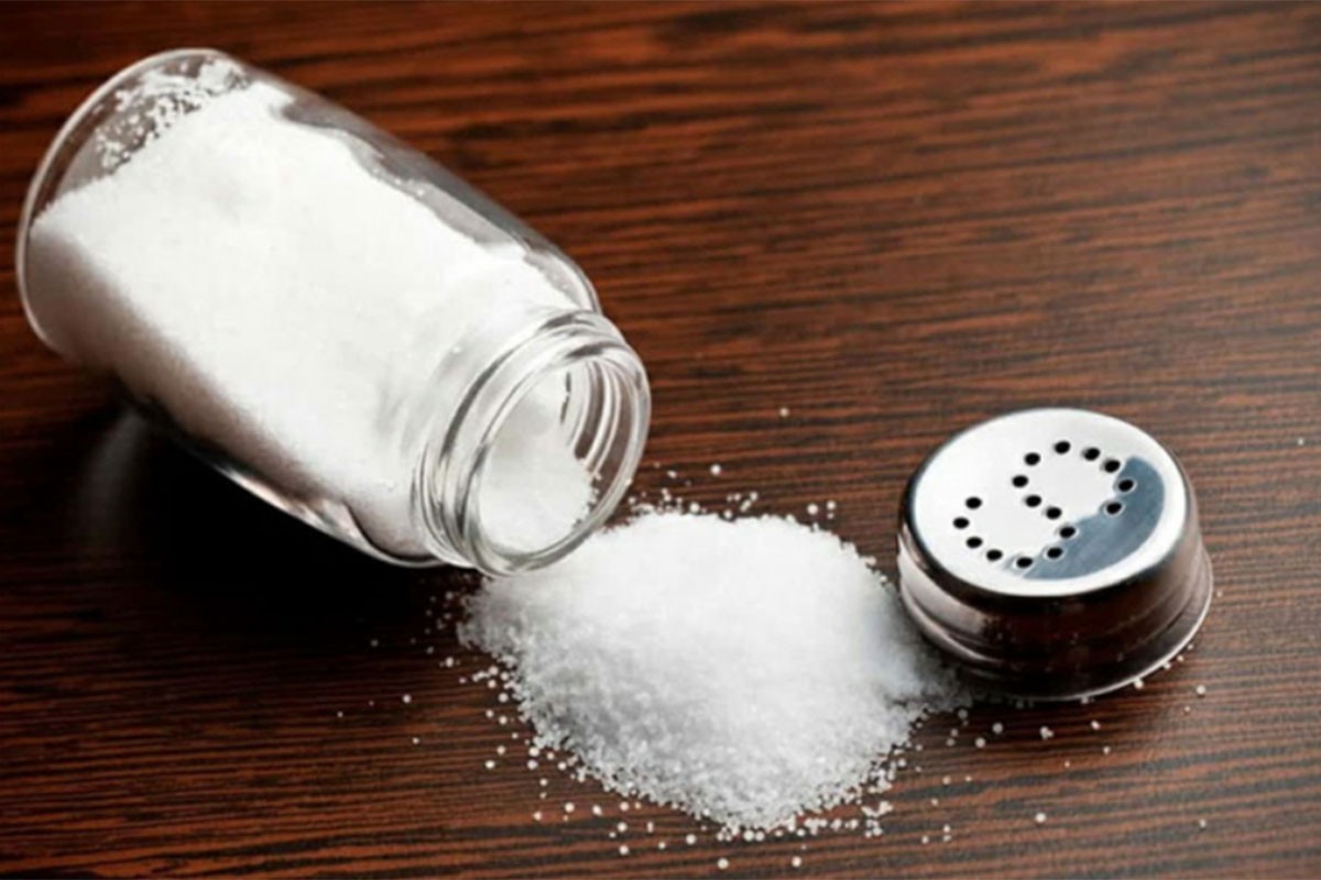 Ovih šest zabrinjavajućih simptoma pokazuju da konzumirate previše soli
