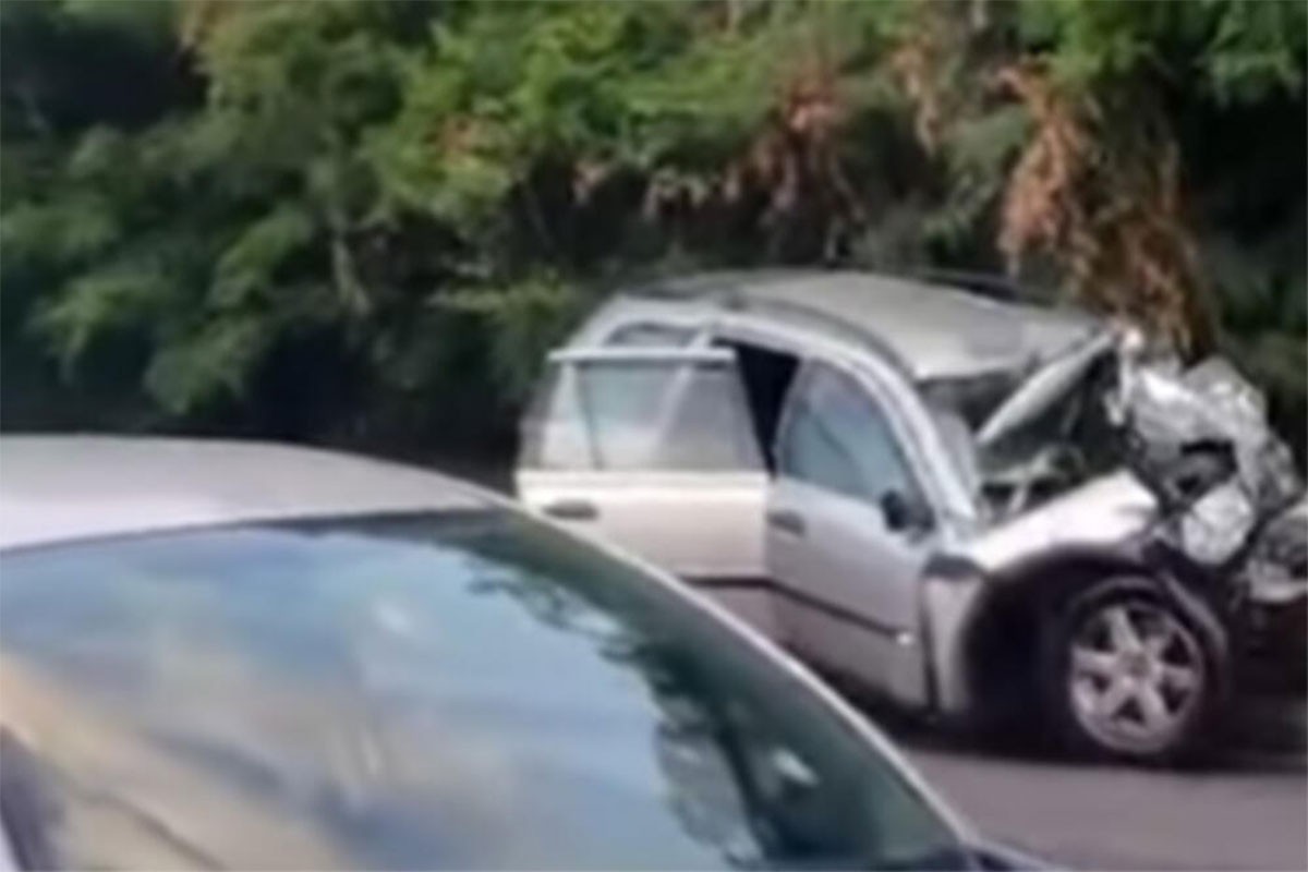Teška nesreća u Srbiji: U sudaru poginuo vozač, više od 20 povrijeđenih (VIDEO)