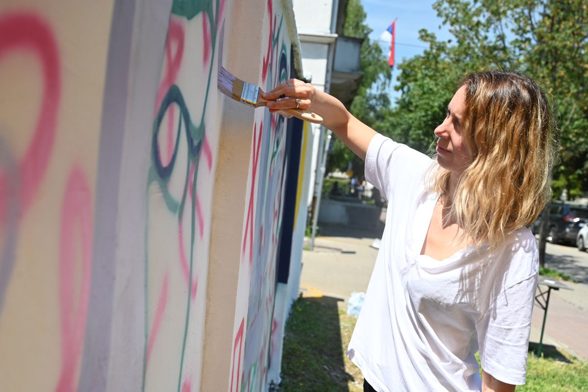 Umjetnica Lena Ugren Banjaluci poklanja mural inspirisan ženama