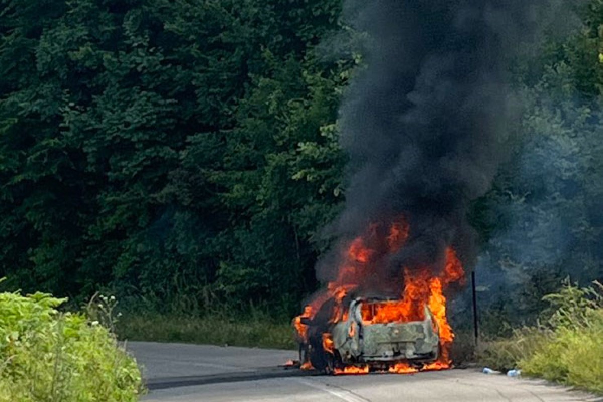 Dramatične scene na putu Banjaluka - Kneževo, vatra guta vozilo